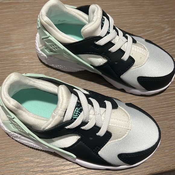 NEW Nike huarache Walker size 9. White sea foam black - Picture 2 of 7